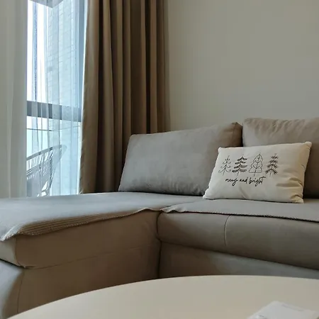 Waterfront-bw Hena Apartament