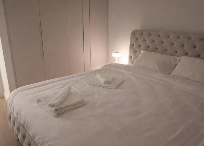 Waterfront-bw Hena Belgrad