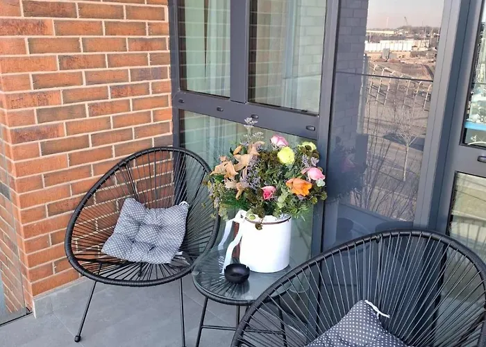 Waterfront-bw Hena *