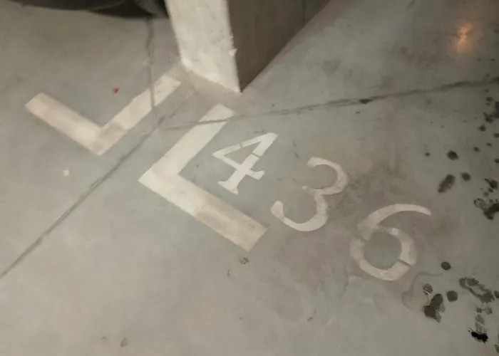 Waterfront-bw Hena *